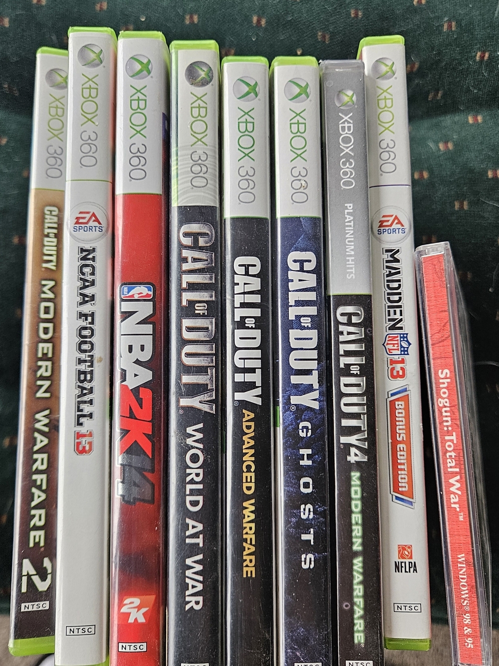 360 Game Bundle - Assorted Titles in White/Green Cases